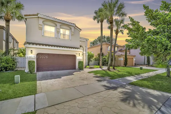325 NW 158th Ln, Pembroke Pines, FL 33028