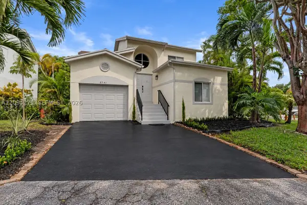 8741 SW 10th St, Pembroke Pines, FL 33025