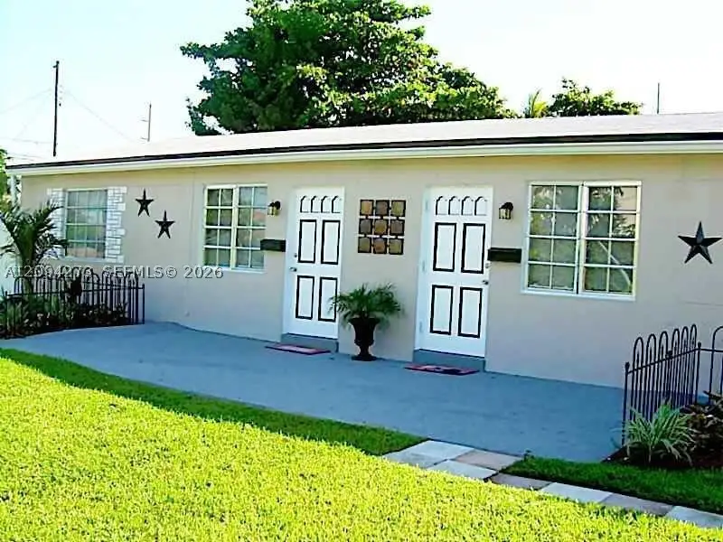 1919 Buchanan St, Hollywood, FL 33020 - #2