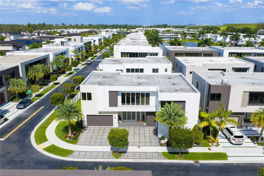 7525 NW 103rd Pl, Doral, FL 33178 - #2