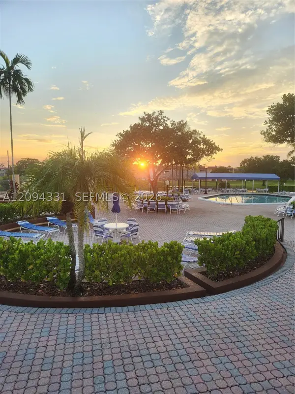 8891 Sunrise Lakes Blvd #302, Sunrise, FL 33322