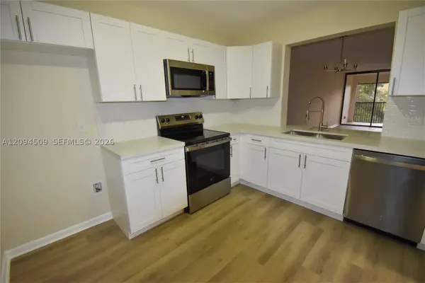 8592 W Sunrise Blvd #303, Plantation, FL 33322
