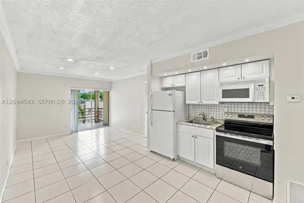 2700 Riverside Dr #302-B, Coral Springs, FL 33065