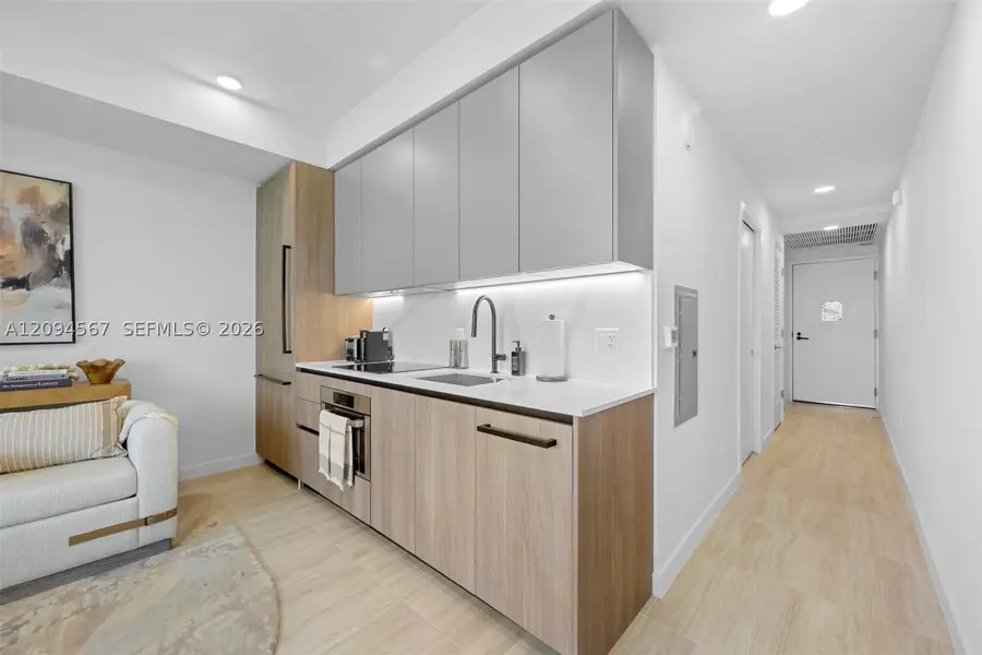 580 72nd St #611, Miami Beach, FL 33141 - #3