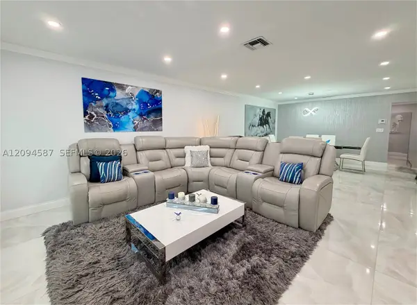 520 NW 46th St, Deerfield Beach, FL 33064