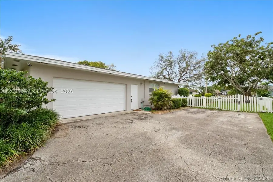 16220 SW 88th Ave Rd, Palmetto Bay, FL 33157 - #2