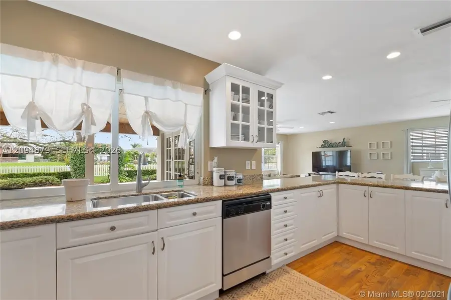 16220 SW 88th Ave Rd, Palmetto Bay, FL 33157 - #3