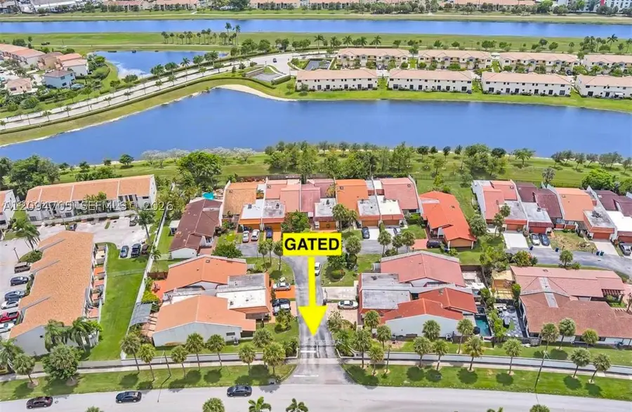 616 NE 195th St, Miami, FL 33179 - #2