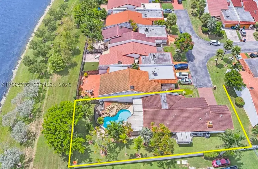 616 NE 195th St, Miami, FL 33179 - #3