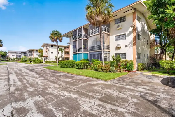 1395 NE 167th St #212, Miami, FL 33162