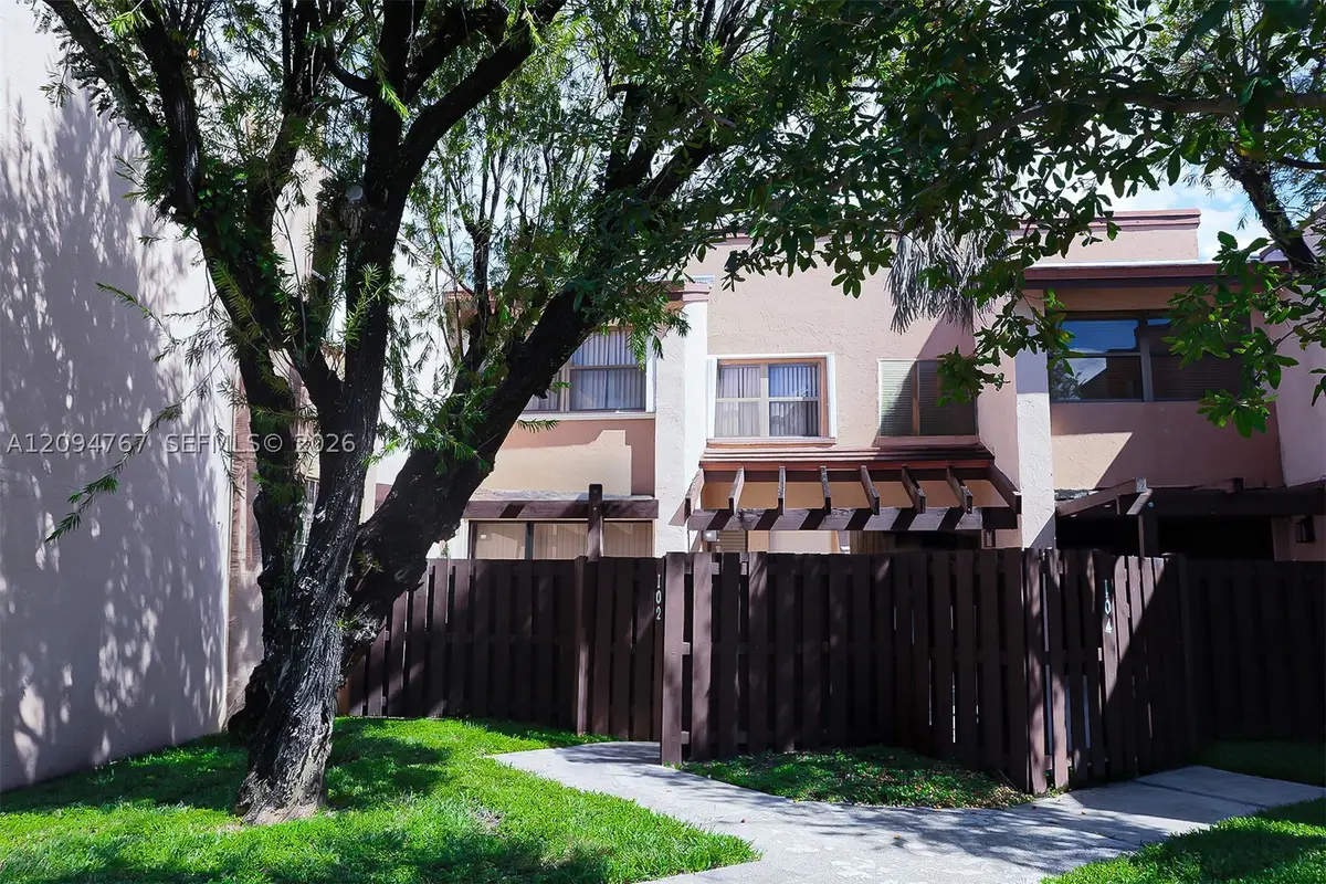 445 W Park Dr #102-4, Miami, FL 33172 - #1