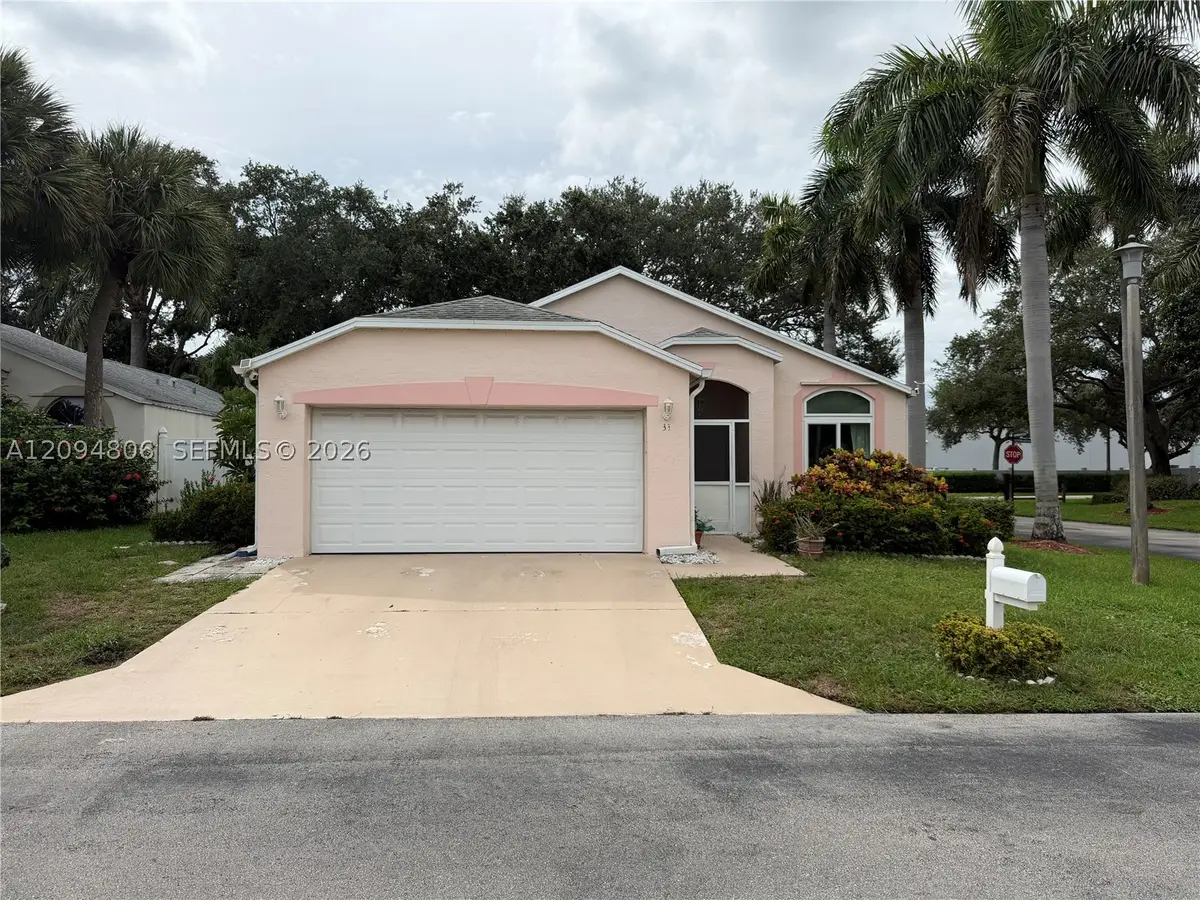 33 Bentwater Cir, Boynton Beach, FL 33426 - #1