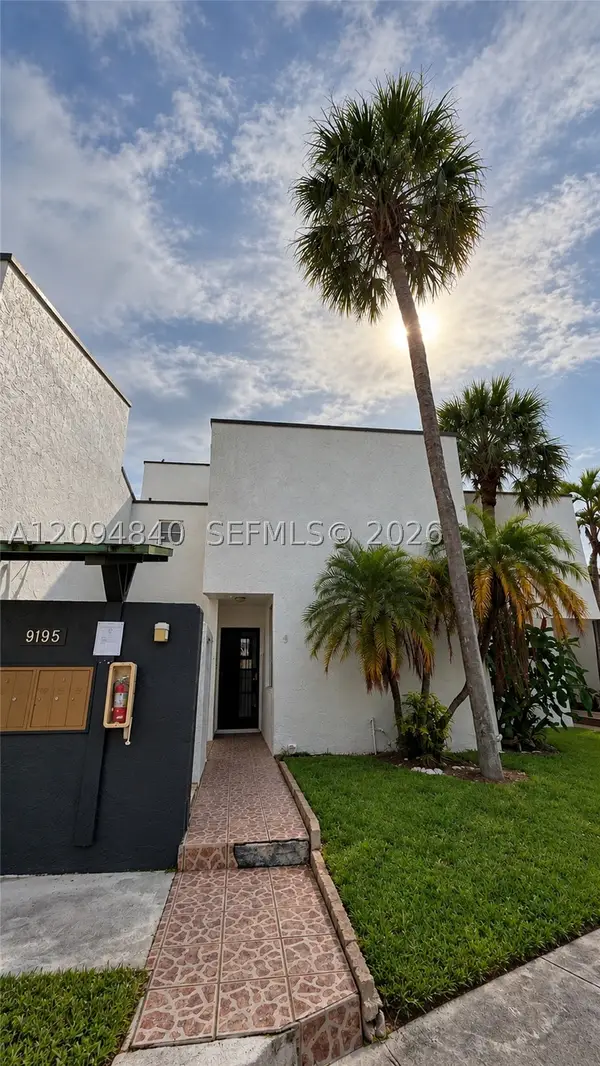 9195 Fontainebleau Blvd #4, Miami, FL 33172