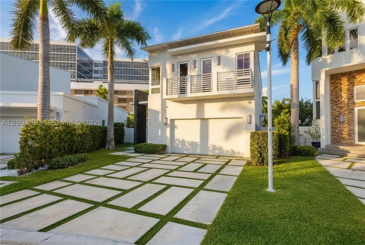 8221 NW 34th Dr, Doral, FL 33122 - #1