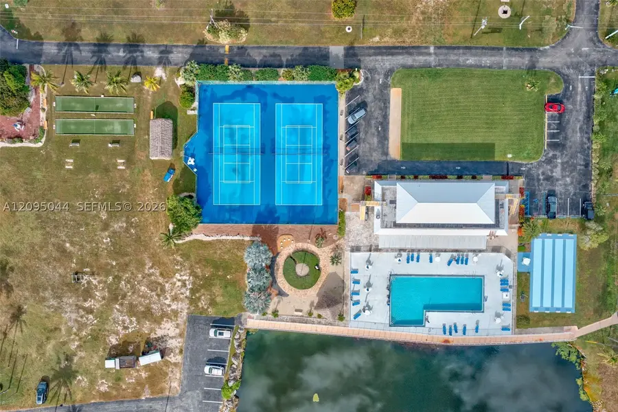 903 S Emerald Dr, Key Largo, FL 33037 - #2