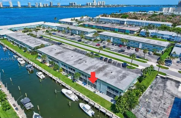 121 Wettaw Ln #116, North Palm Beach, FL 33408