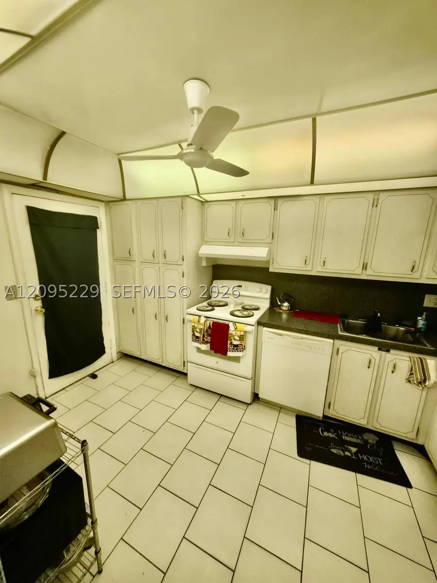 3001 NW 46 Ave #102, Lauderdale Lakes, FL 33313 - #3