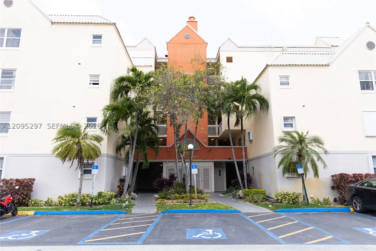 8225 Lake Dr #203, Doral, FL 33166 - #1