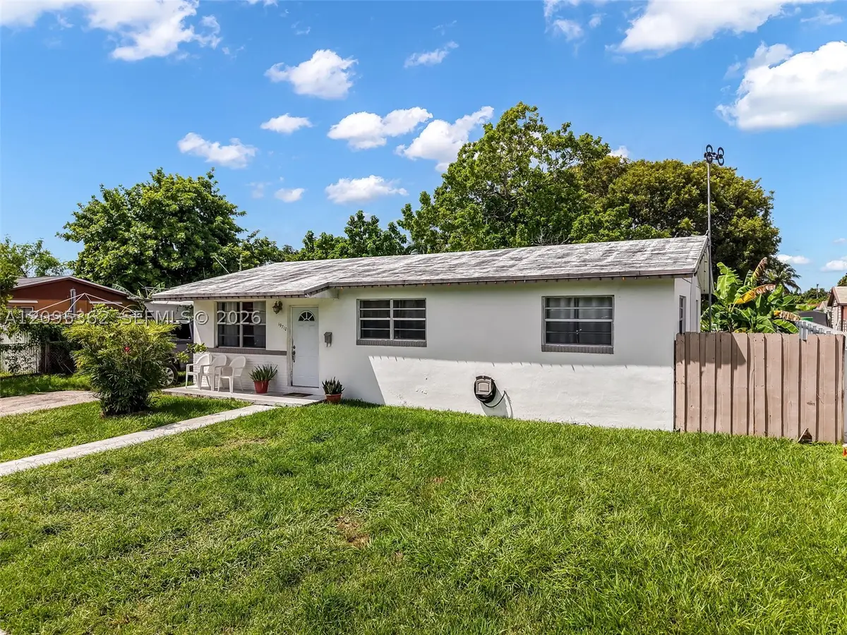 19710 SW 114th Pl, Miami, FL 33157 - #1
