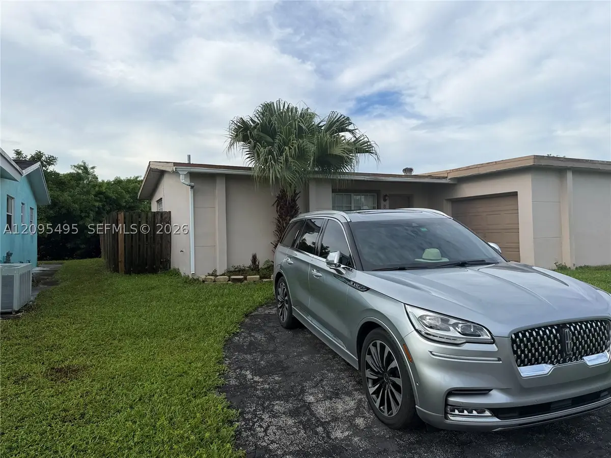 8410 NW 24th Pl, Sunrise, FL 33322 - #1