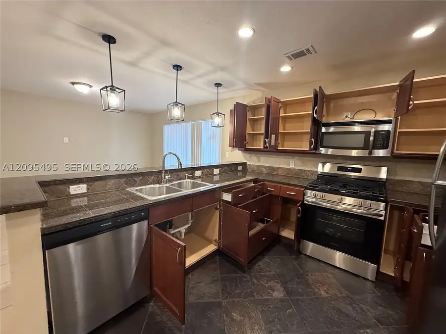 8410 NW 24th Pl, Sunrise, FL 33322 - #2