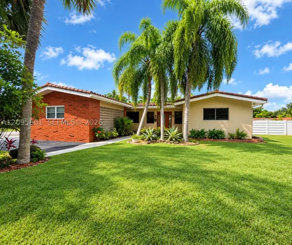 604 N Crescent Dr, Hollywood, FL 33021
