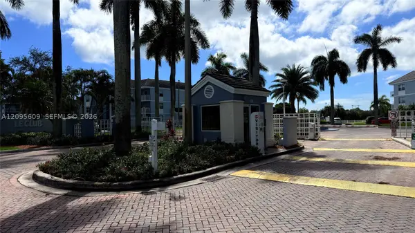 8560 SW 212th St #203, Cutler Bay, FL 33189