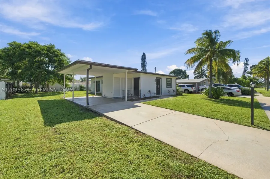 1944 Baythorne Rd, West Palm Beach, FL 33415 - #2