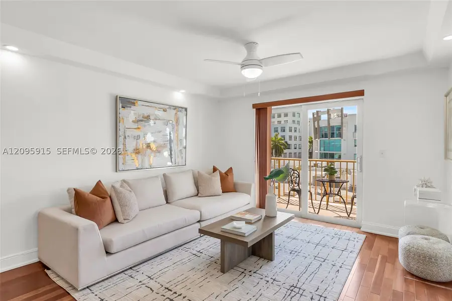 220 Washington Ave #5D, Miami Beach, FL 33139 - #2