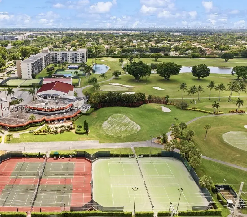 300 S Hollybrook Dr #203, Pembroke Pines, FL 33025 - #1