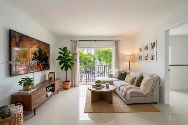 4709 NW 7th St #305-9, Miami, FL 33126
