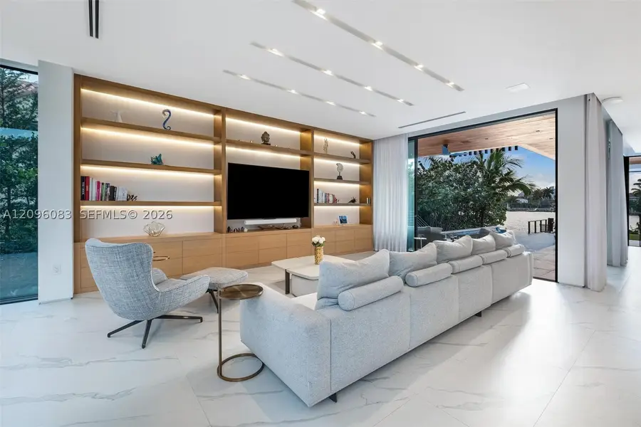 226 W Rivo Alto Dr, Miami Beach, FL 33139 - #3