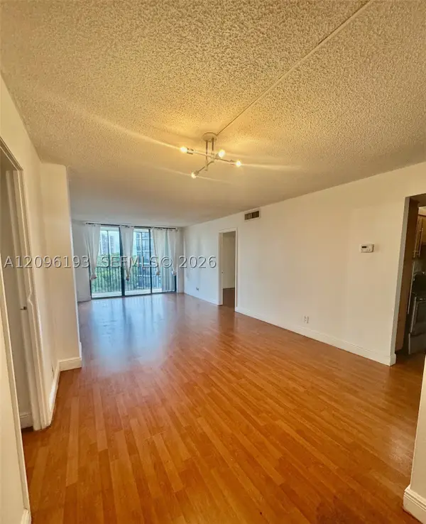 3475 N Country Club Dr #601, Aventura, FL 33180