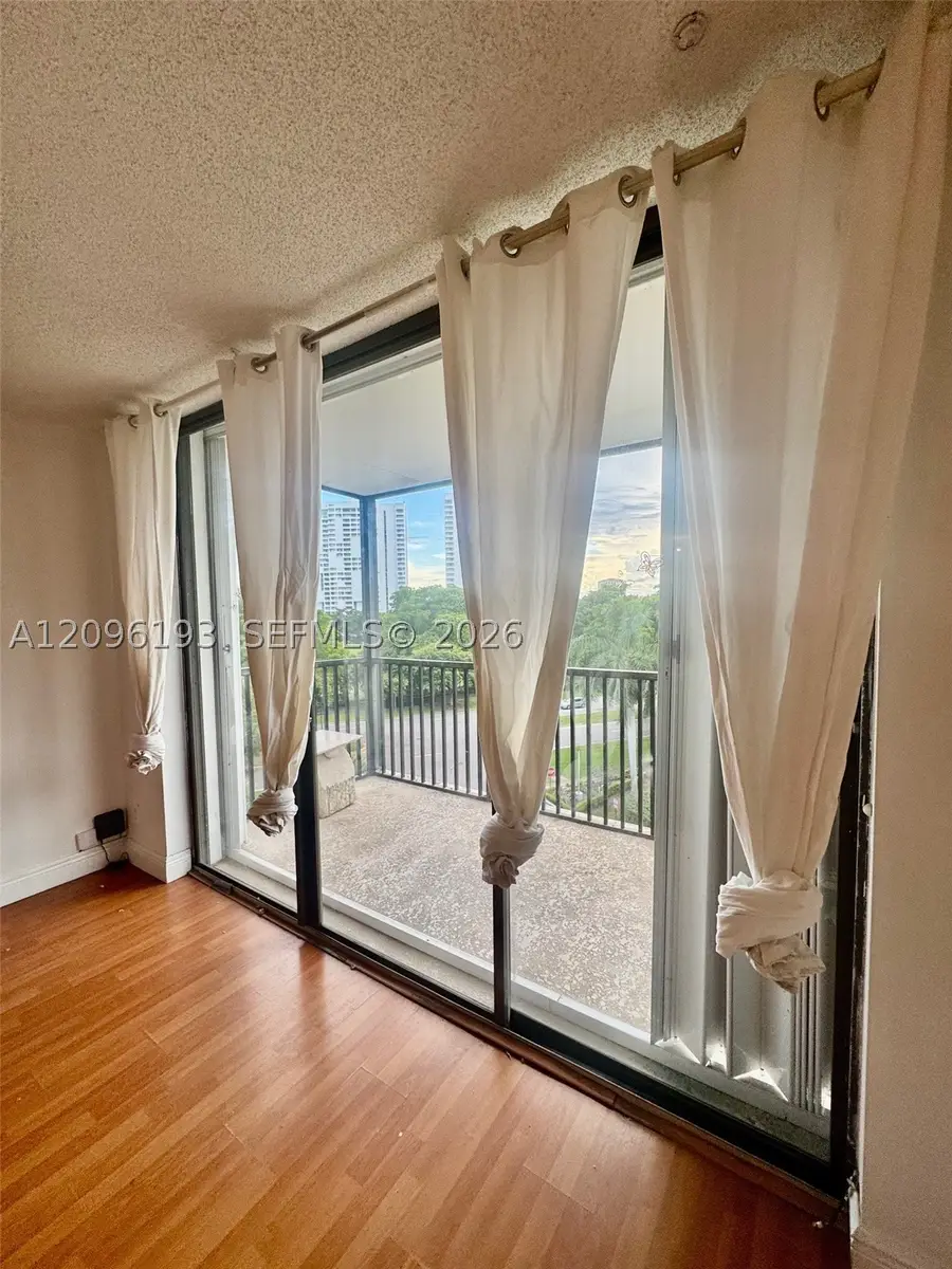 3475 N Country Club Dr #601, Aventura, FL 33180 - #2