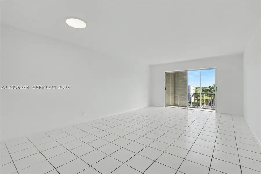 4700 Washington St #502, Hollywood, FL 33021 - #2