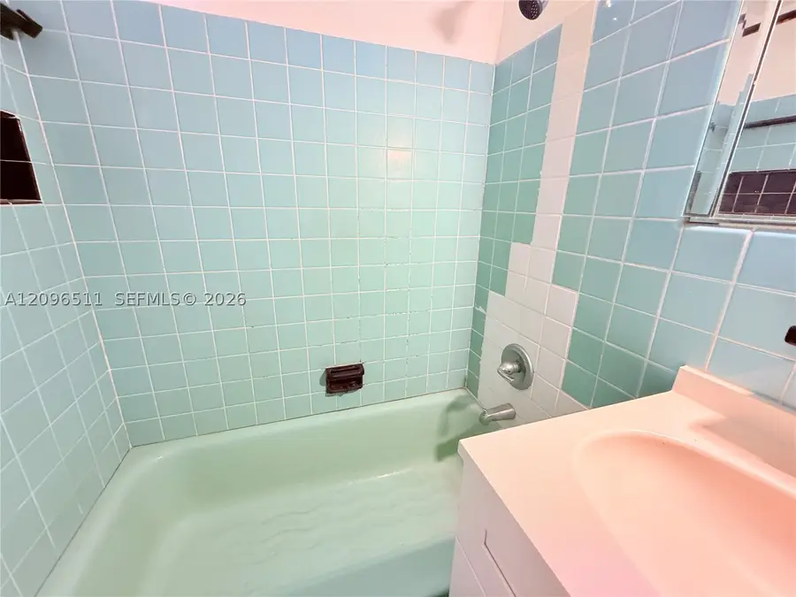 255 W 24th St #435, Miami Beach, FL 33140 - #3