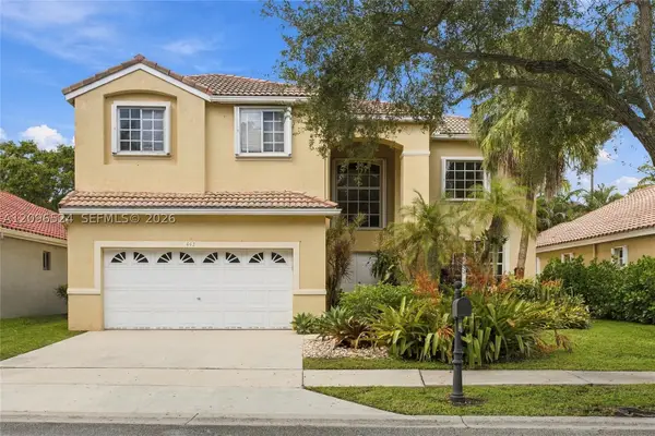 447 Cambridge Dr, Weston, FL 33326