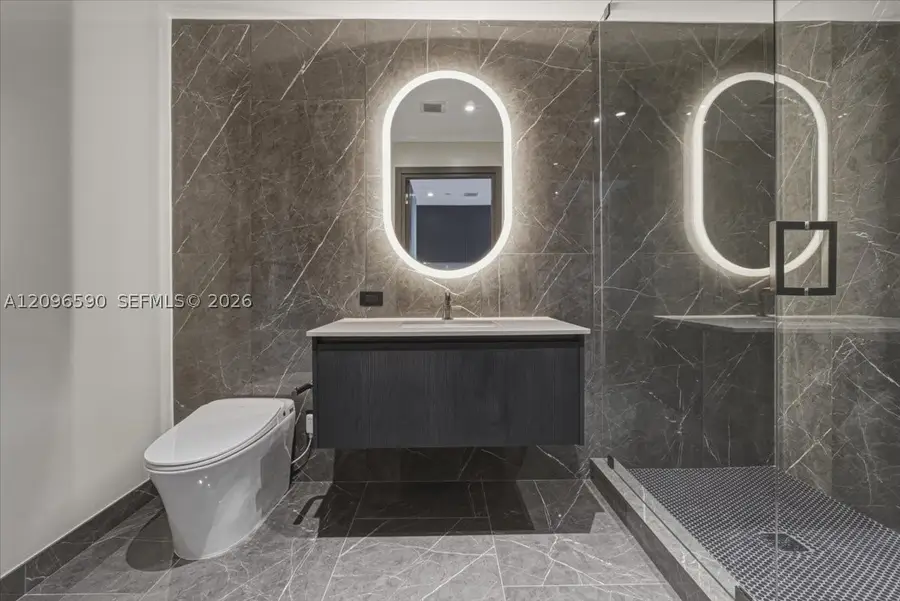 20 NE 11th St #2411, Miami, FL 33132 - #3