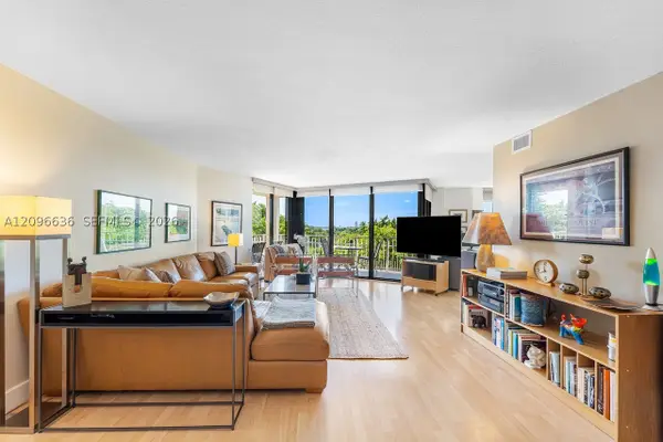 2000 Towerside Ter #710, Miami, FL 33138