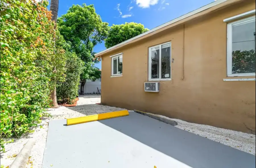 406 Foster Rd, Hallandale Beach, FL 33009 - #3