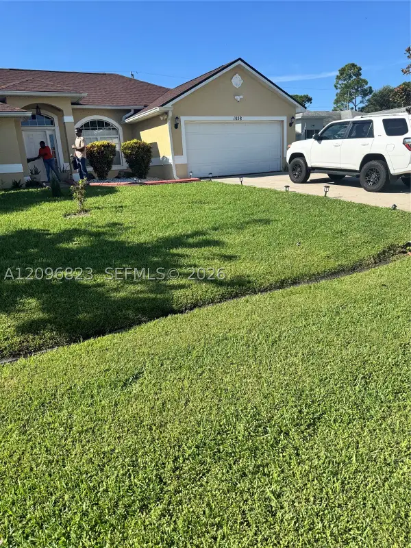 1058 SW Calmar Ave, Port St Lucie, FL 34953