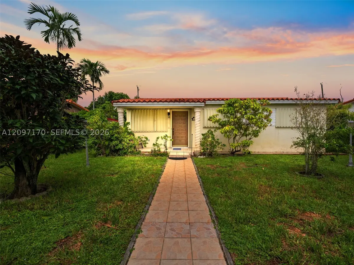 1075 W 32nd St, Hialeah, FL 33012 - #1