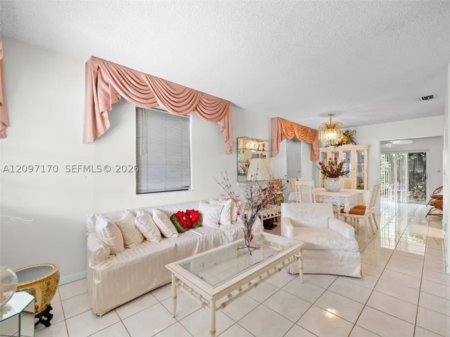 1075 W 32nd St, Hialeah, FL 33012 - #3
