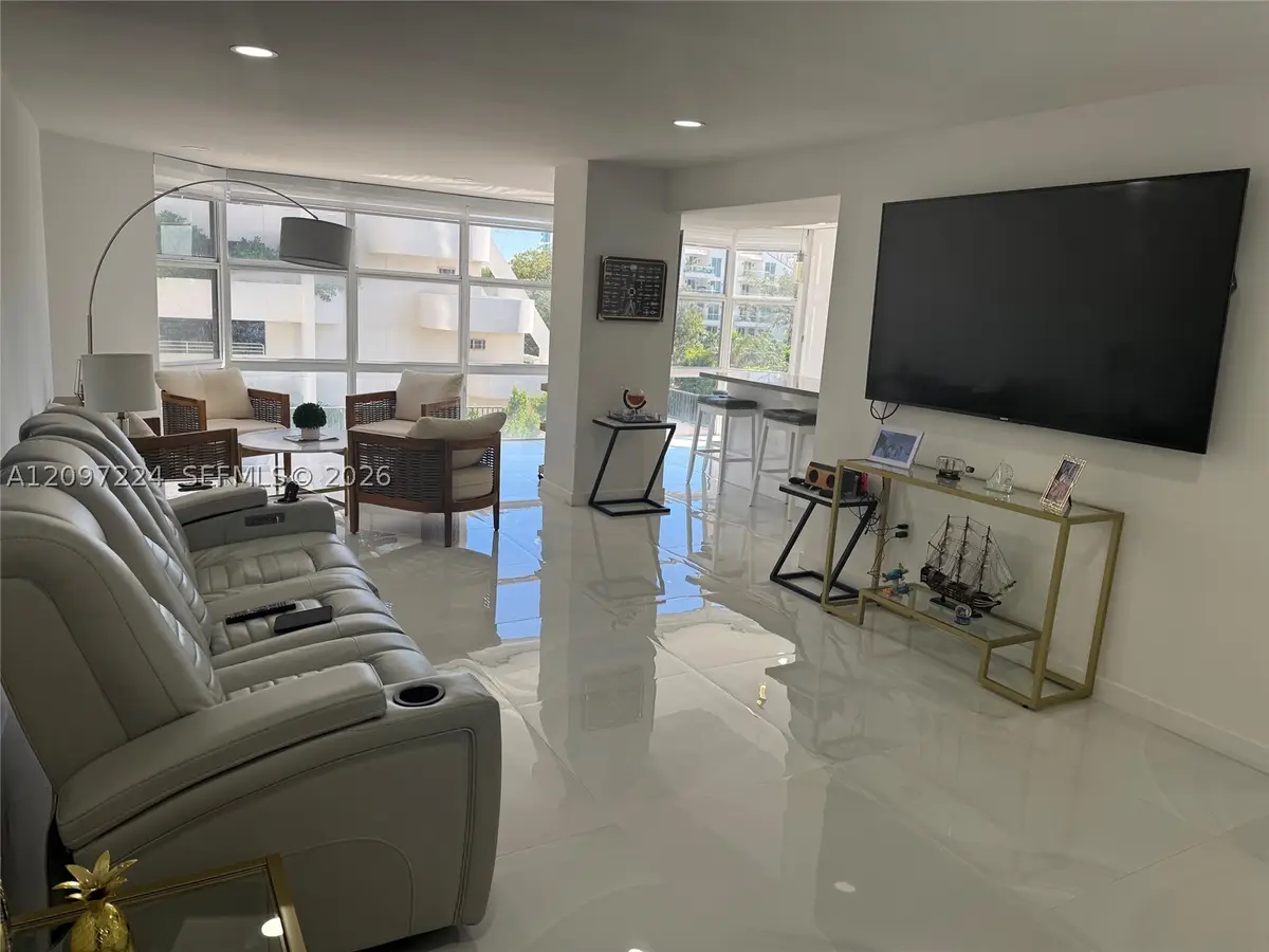6423 Collins Ave #401, Miami Beach, FL 33141 - #1