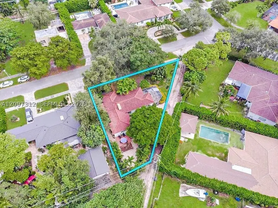 364 Navarre Dr, Miami Springs, FL 33166 - #3