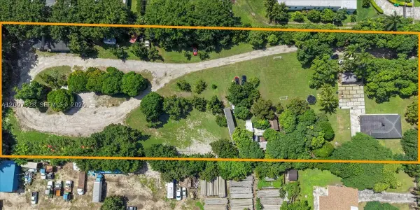 18490 SW 216th St, Miami, FL 33170
