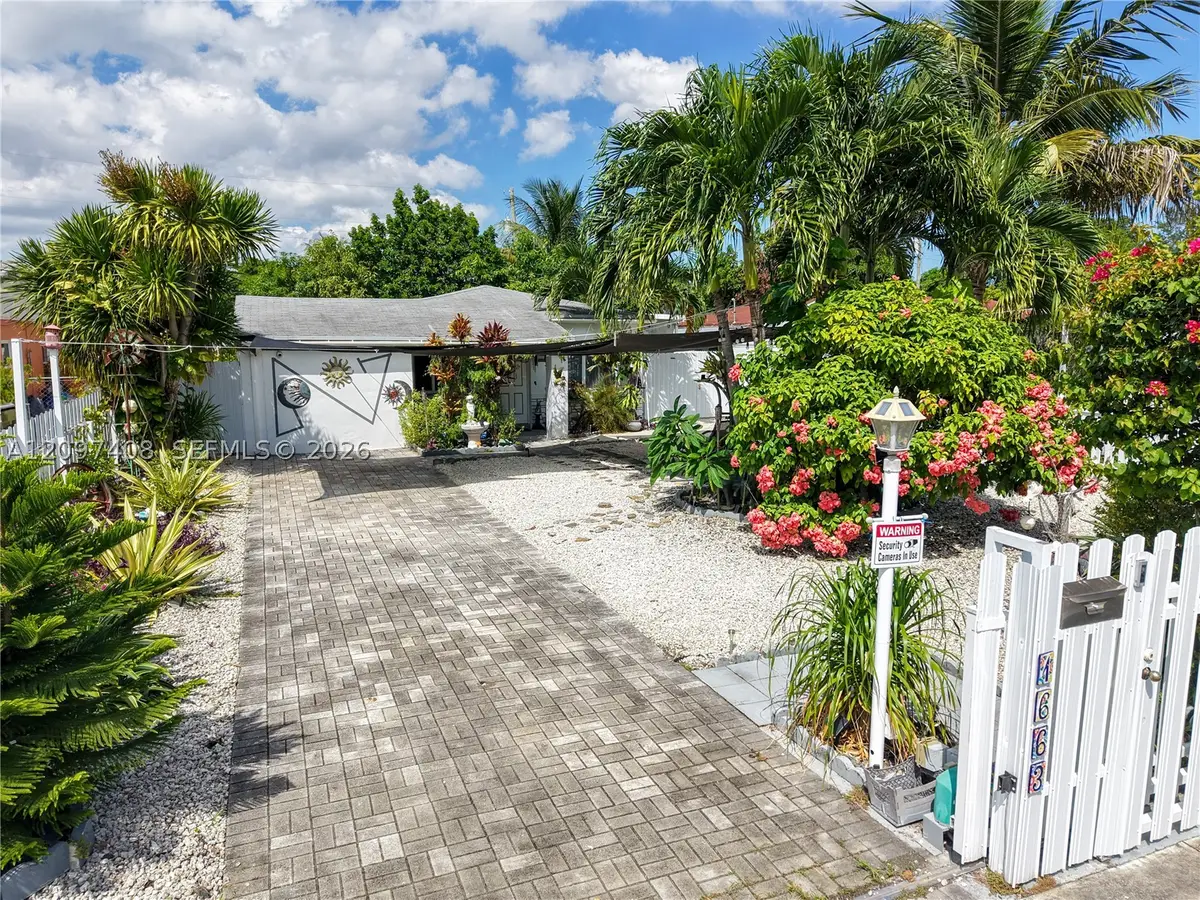 1663 NE 176th St, North Miami Beach, FL 33162 - #1