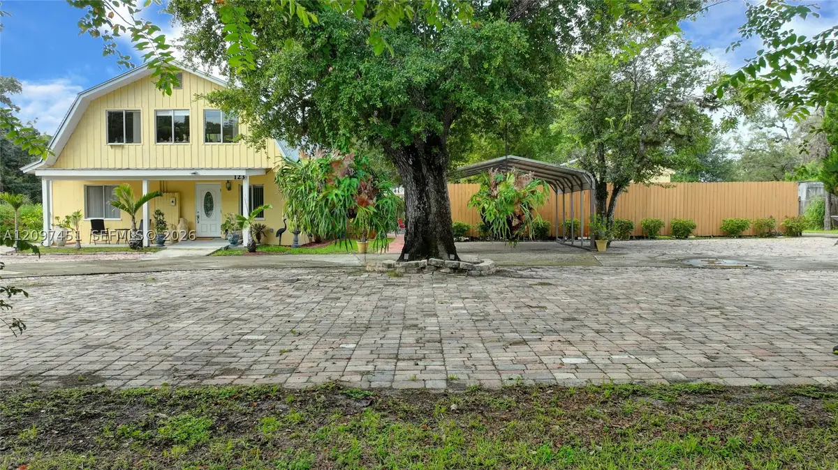 123 Riverbend Dr, Labelle, FL 33935 - #1