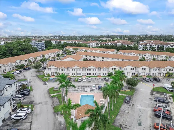 9187 Fontainebleau Blvd #407, Miami, FL 33172