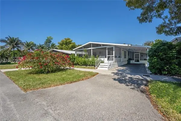 3031 SW 51st St, Dania Beach, FL 33312